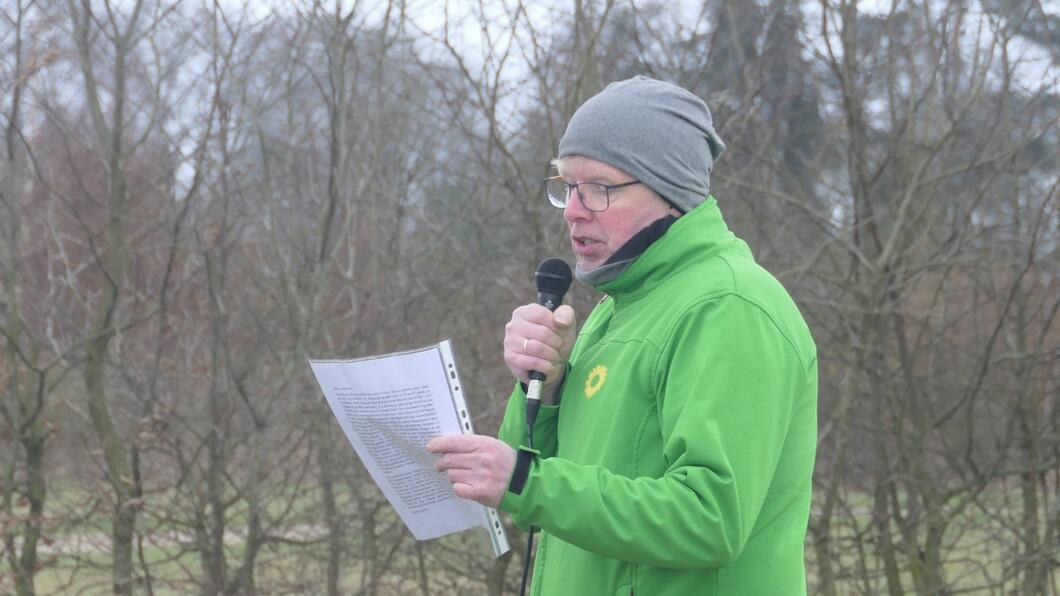 Klaus Bieber van Die Grünen uit Gronau houdt ook een toespraak