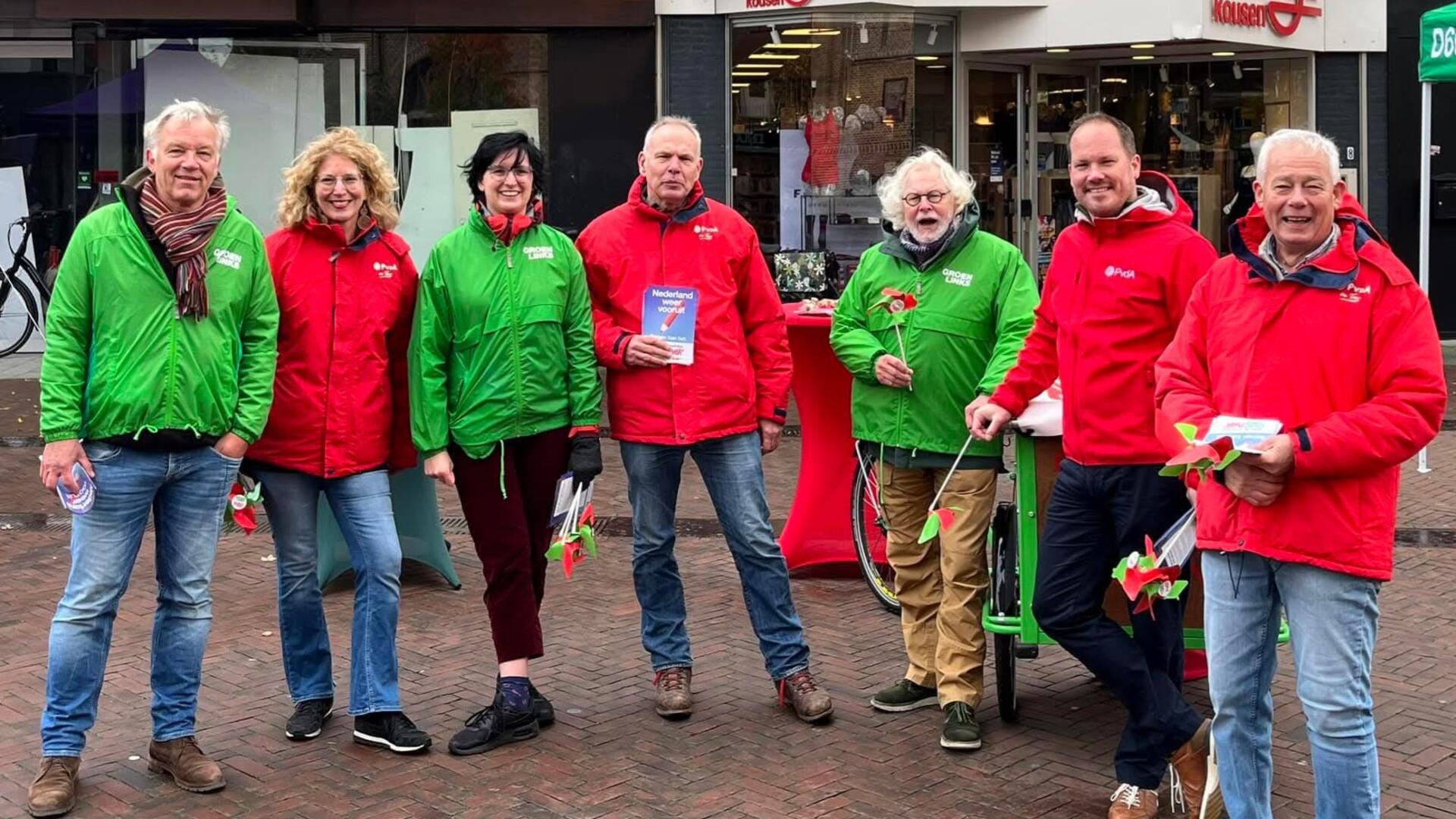Een gezellige groep GroenLinksers en PvdA'ers
